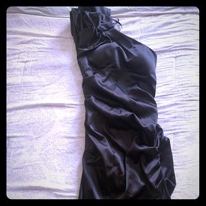 Black elegant one shoulder rouched dress